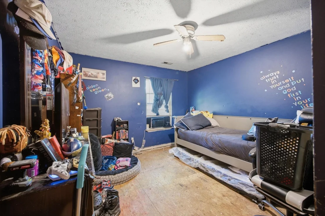 Photo of 915 Sylvan Drive