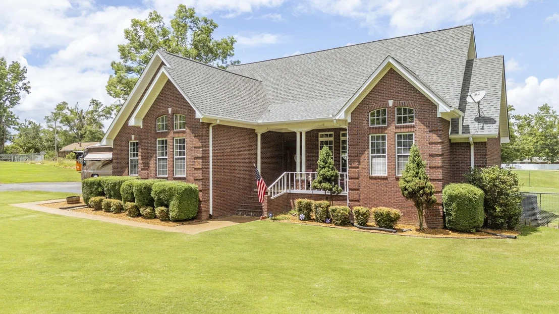 Photo of 135 BETSY DR
