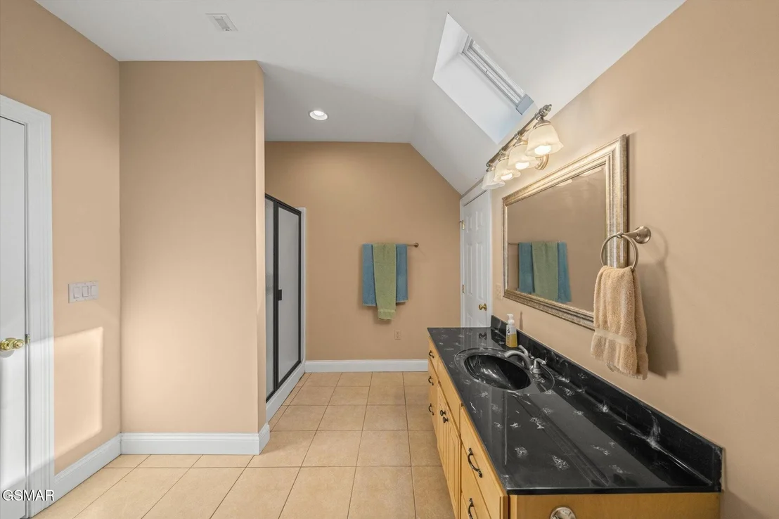 Photo of 1435 White Oak Drive