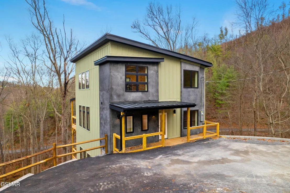 Photo of 2232 Spurling Road