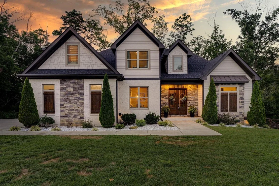 Photo of 8417 Pine Ridge Road