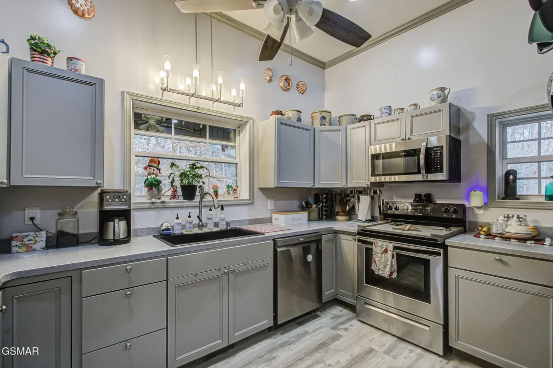 Photo of 3875 Poplar Lane
