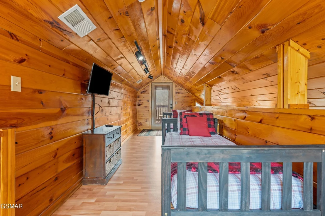 Photo of 513 Hideaway Ridge Circle