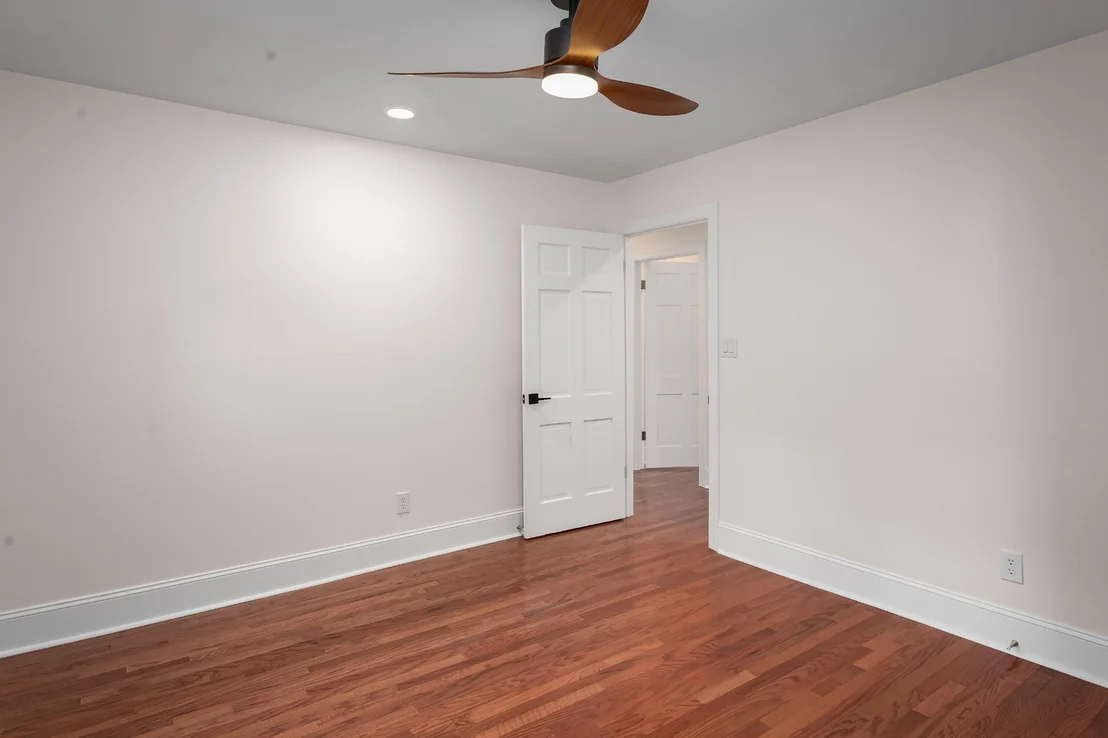 Photo of 102 Colonial Dr