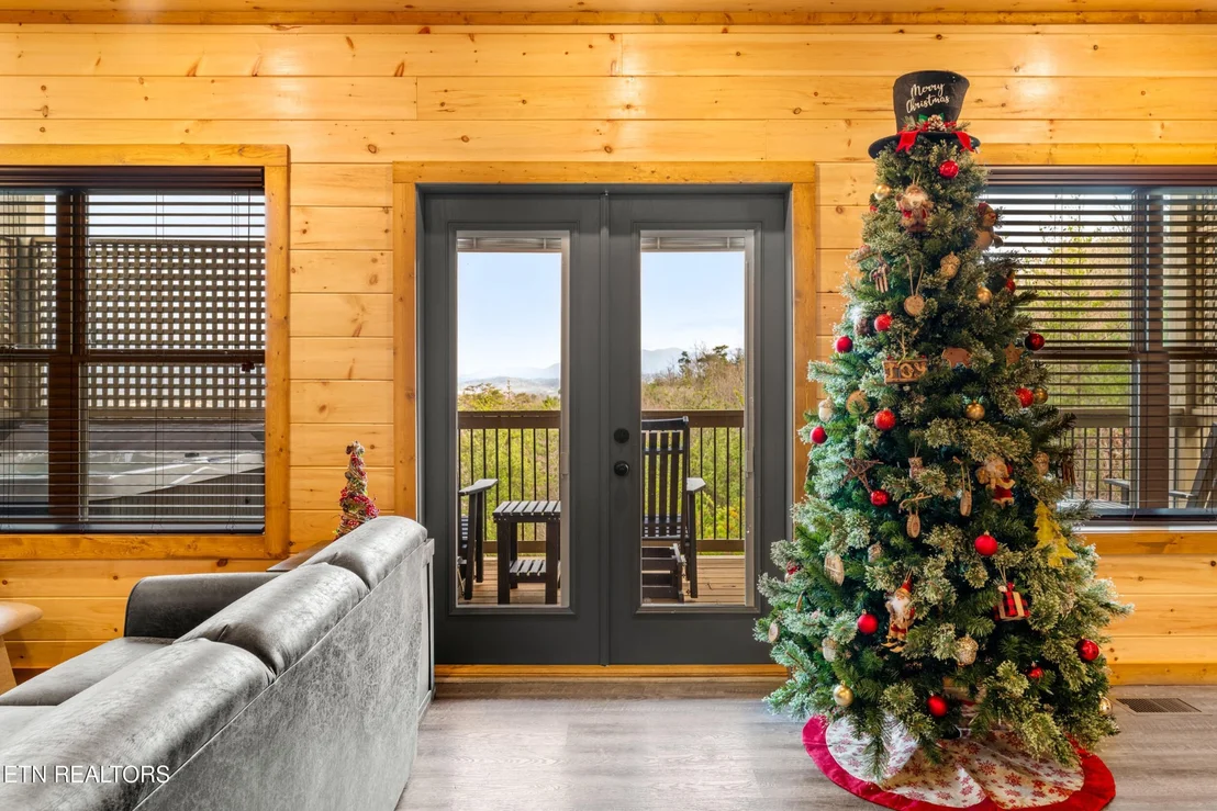 Photo of 804 Peak Loop Way