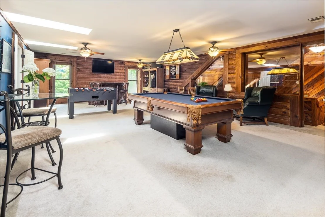 Photo of 225 EAGLE SPRING CV