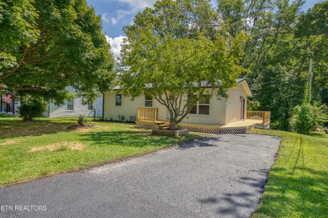Photo of 1831 Outer Drive