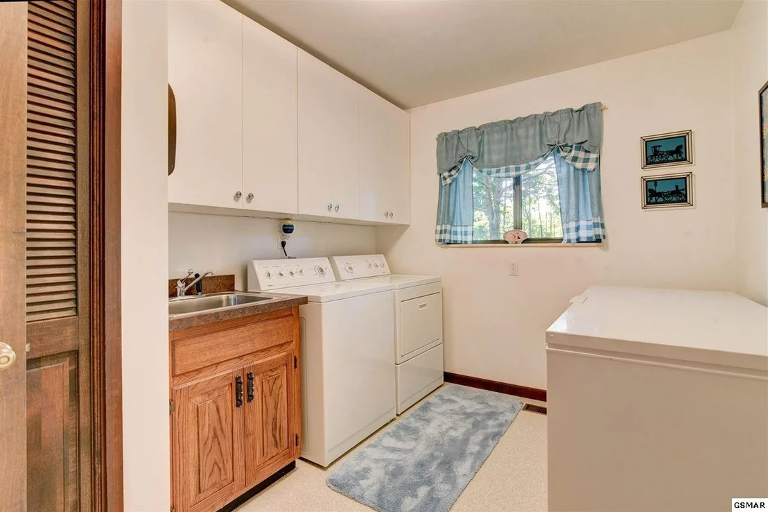 Photo of 1646 White Oak Drive
