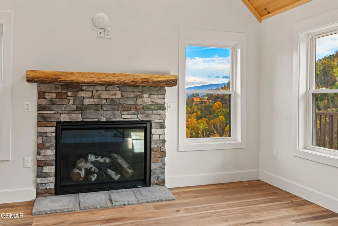 Photo of 652 Pinecrest Drive