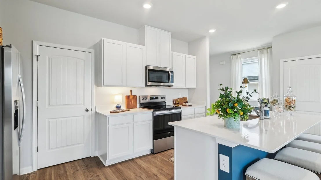 Photo of 4926 Sandringham Lane