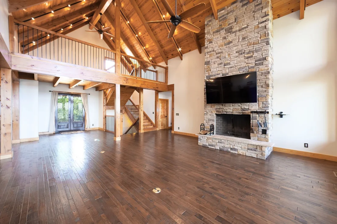 Photo of 685 River Oaks Dr