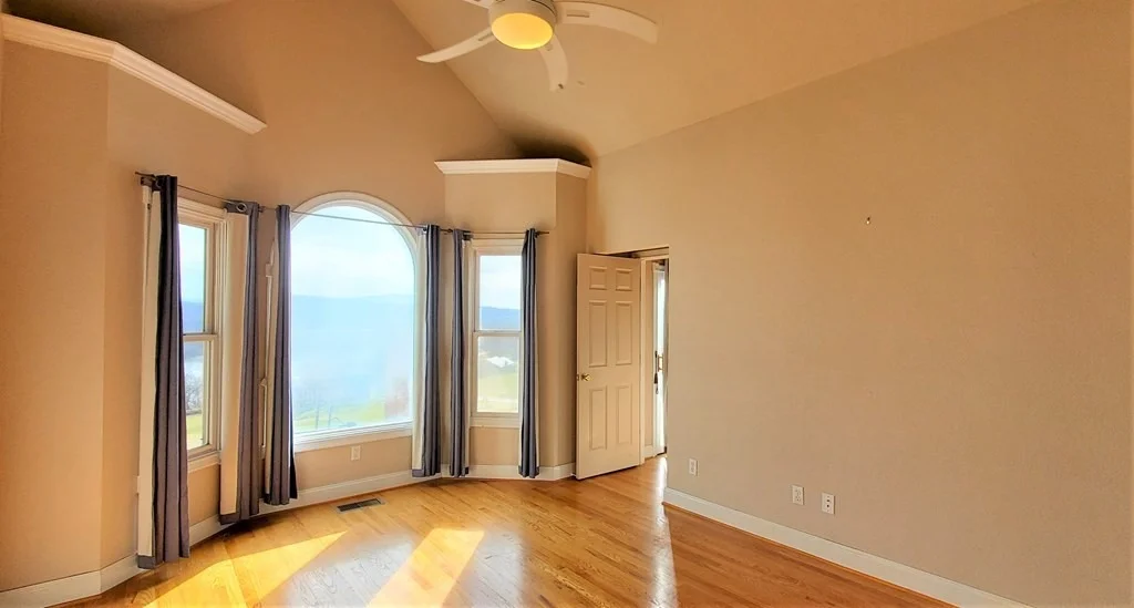 Photo of 1021 Eagle View Drive