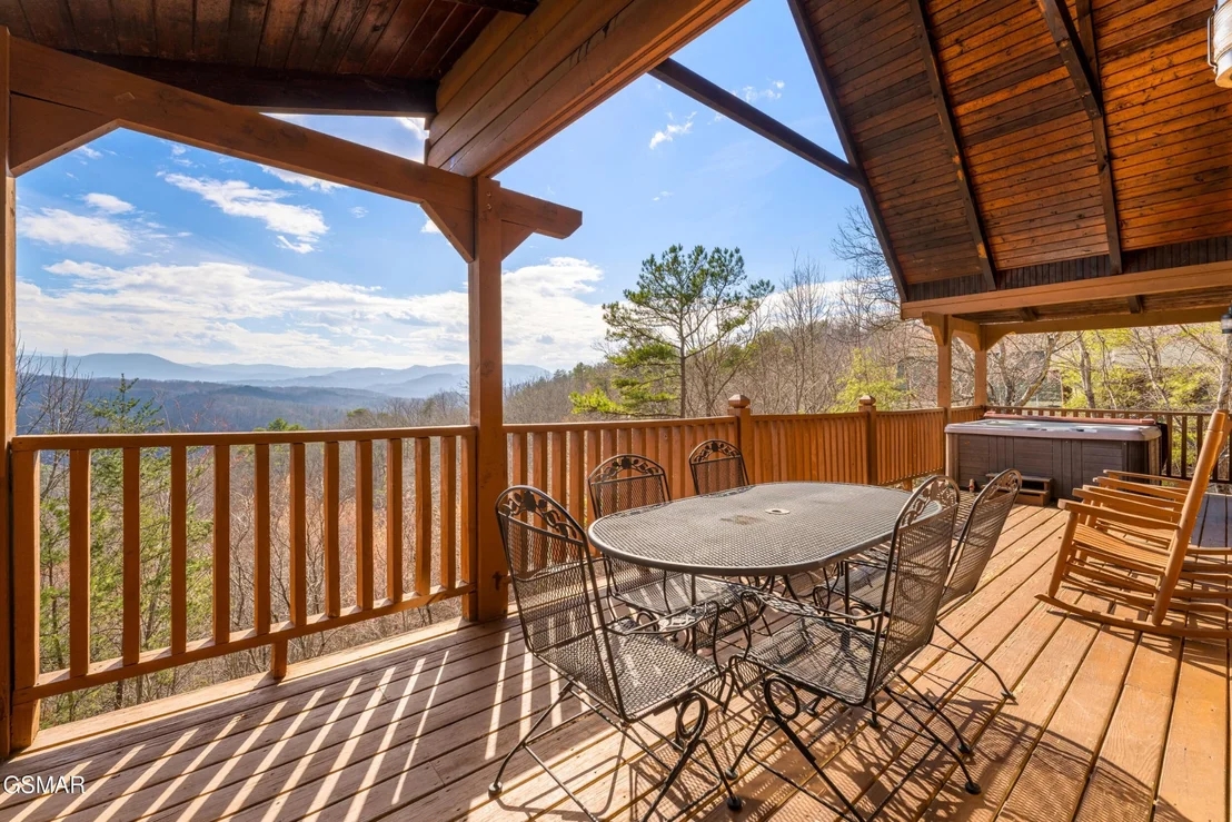 Photo of 1910 E Mountain View Way