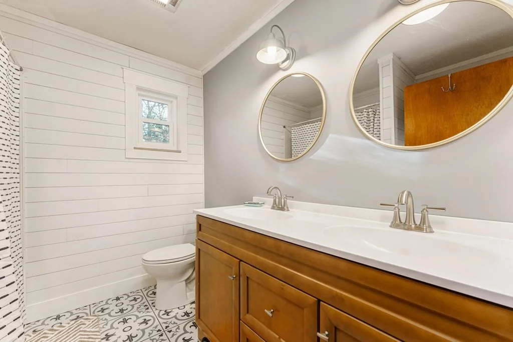 Photo of 1005 Outer Drive