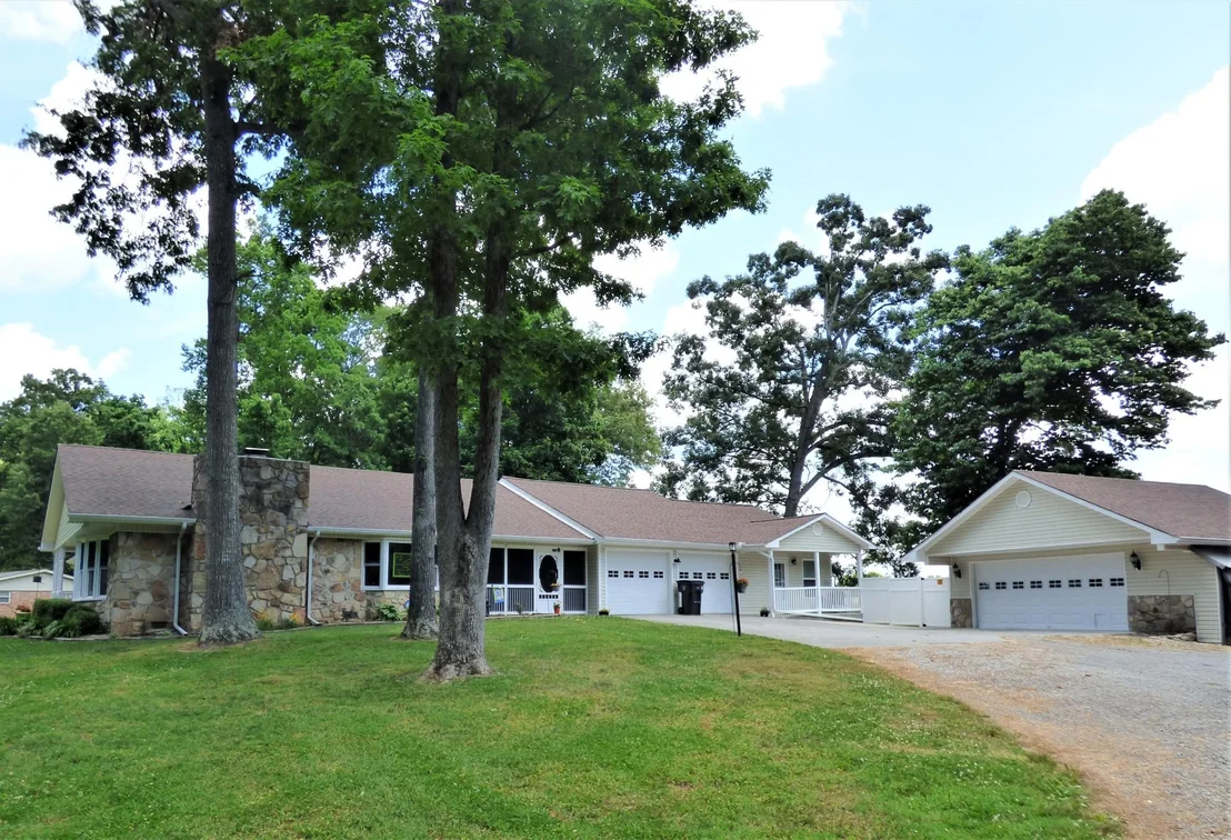 Photo of 674 Whippoorwill Drive