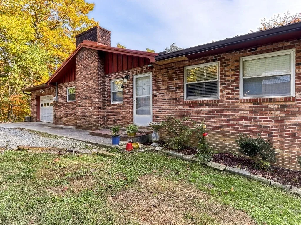 Photo of 2069 Bluff Mountain Road