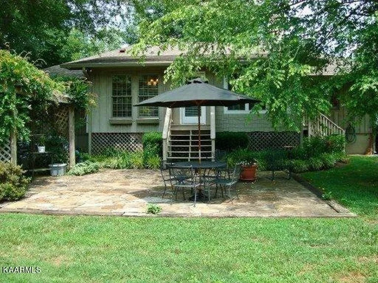 Photo of 305 Webb Rd