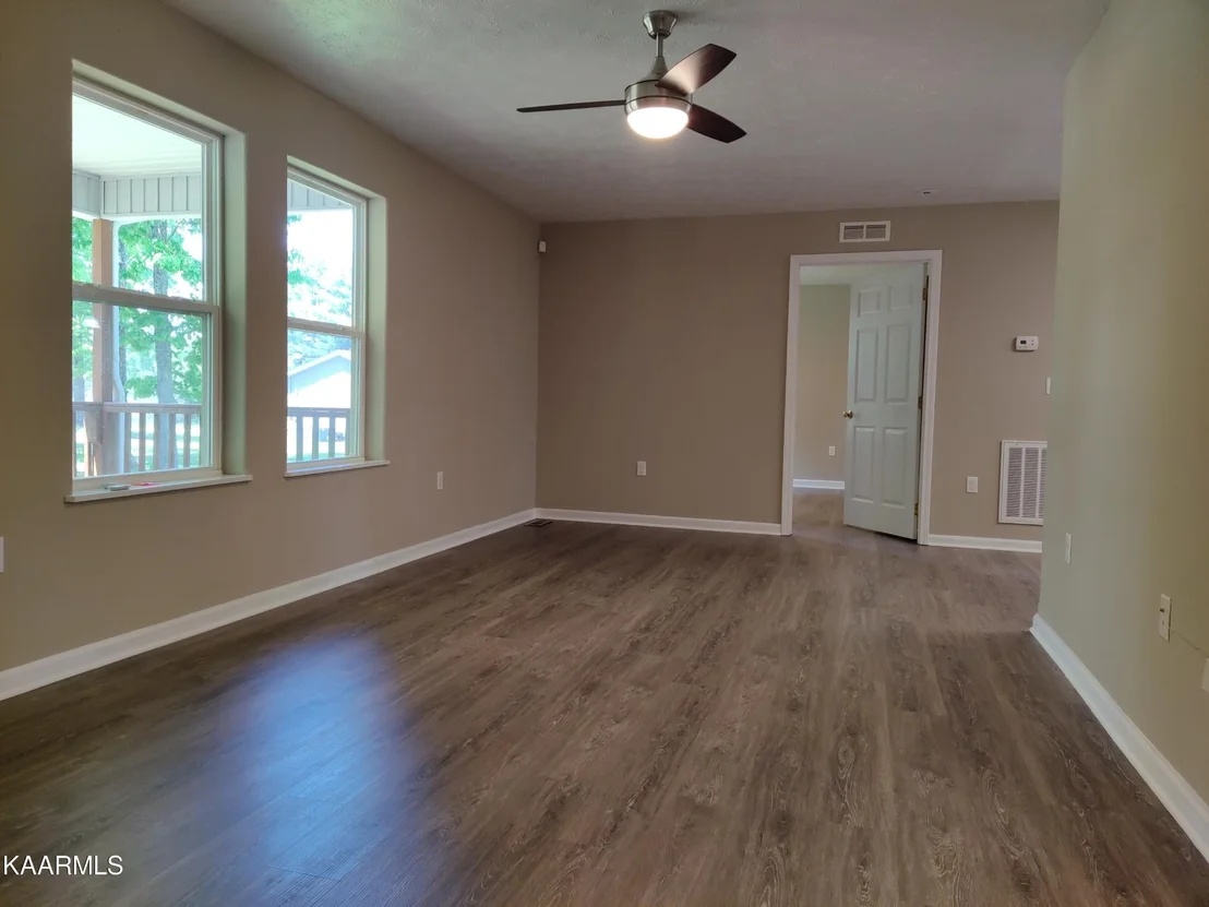 Photo of 1038 Glades Rd