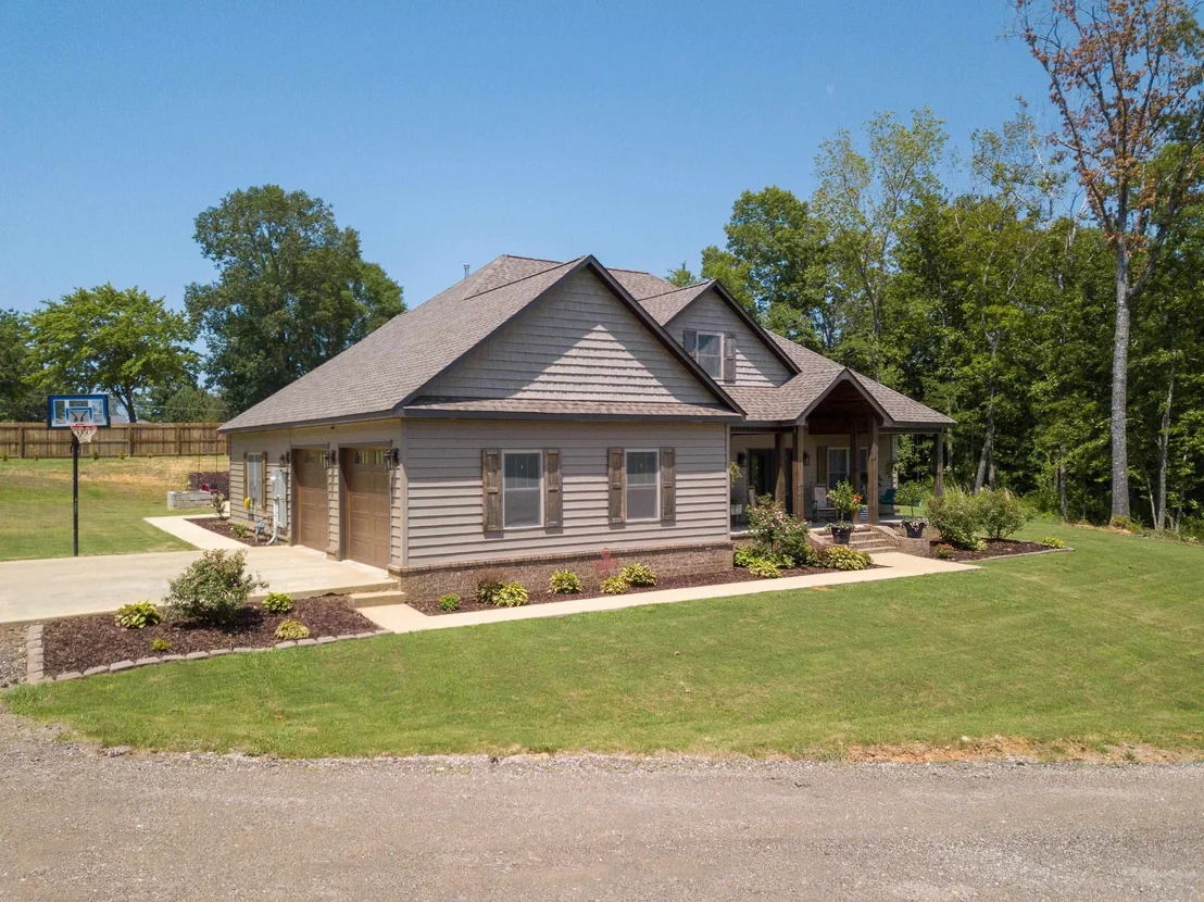 Photo of 800 COX DR