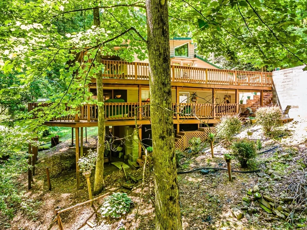 Photo of 2590 Bluff Mountain Road