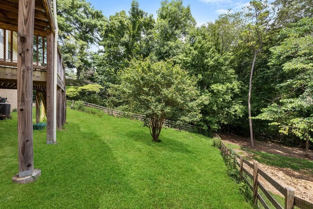 Photo of 8692 Arbutus Drive
