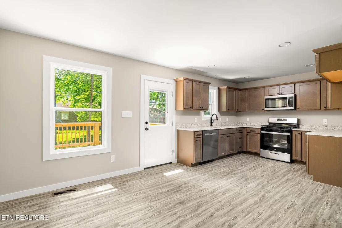 Photo of 729 Whippoorwill Circle