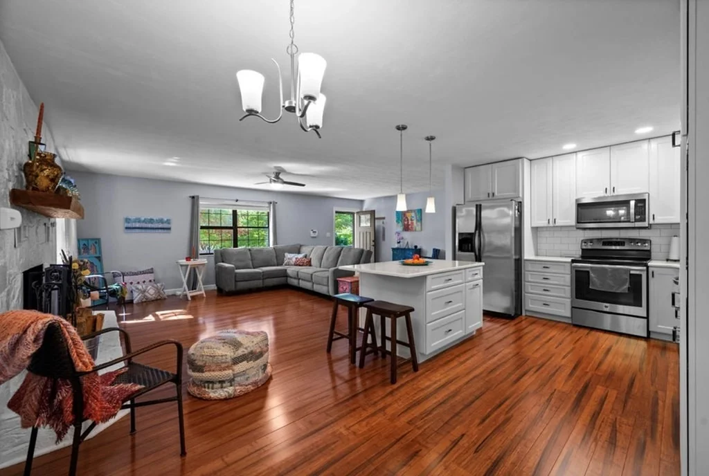 Photo of 3719 Thayer Lane