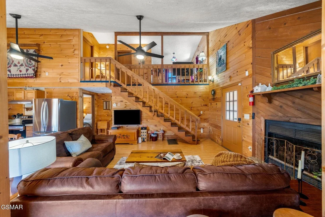 Photo of 2124 Windy Lane