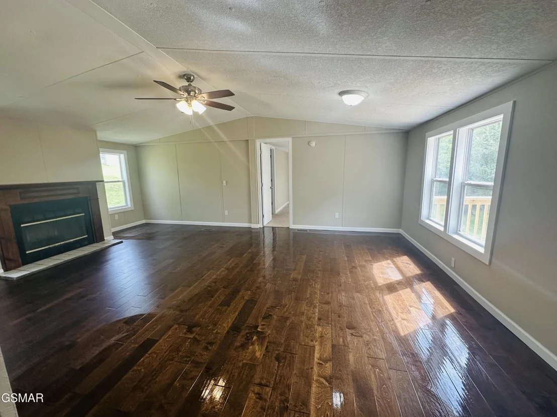 Photo of 971 Lee Road