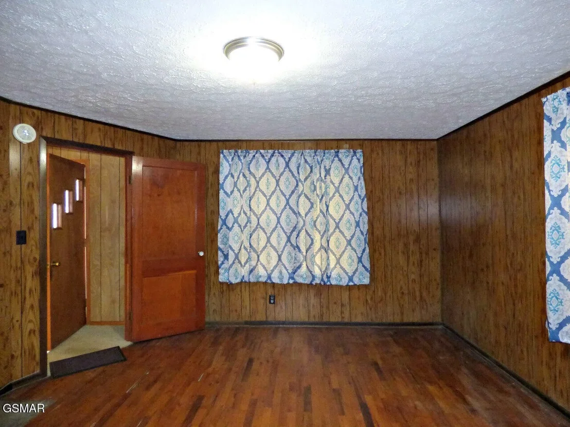 Photo of 485 Longmire Road