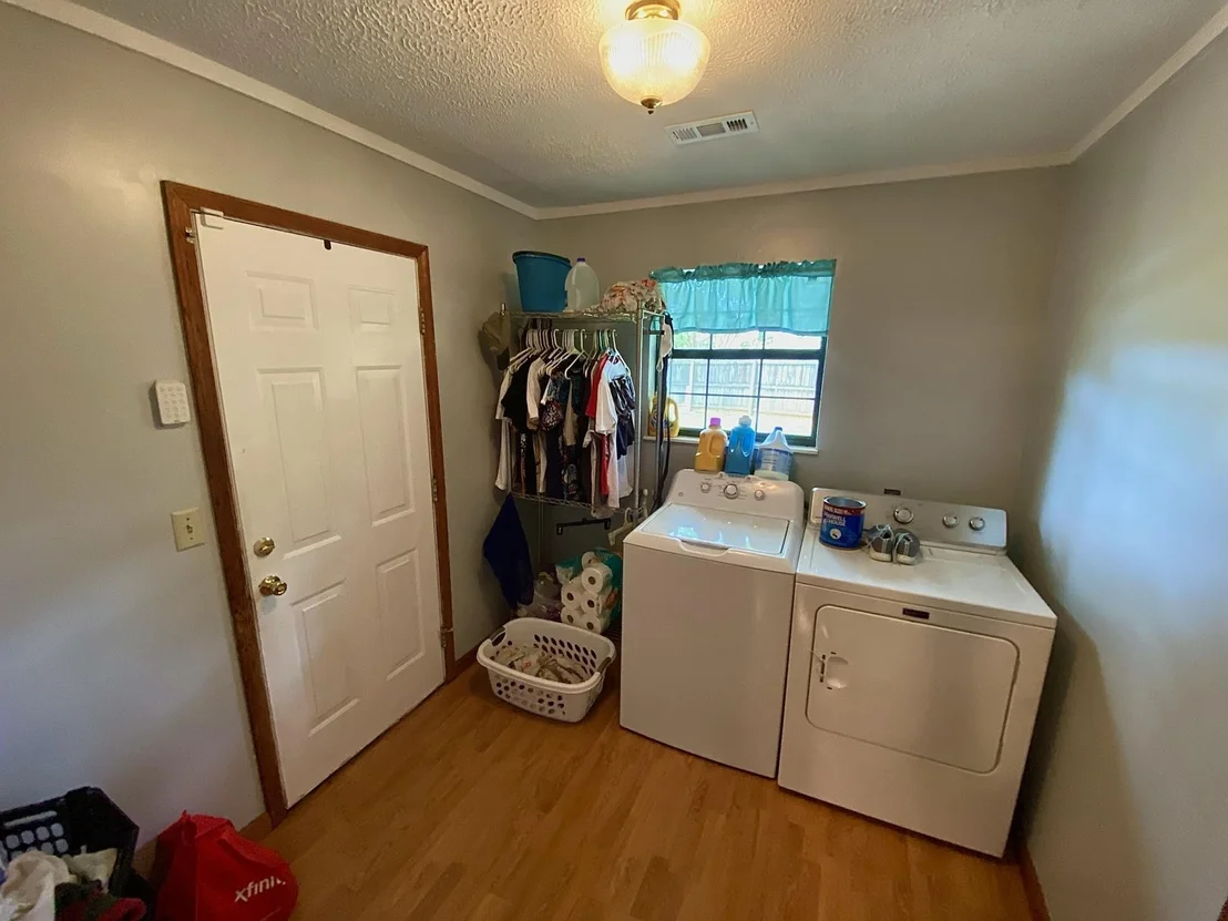 Photo of 547 Emerald Ave