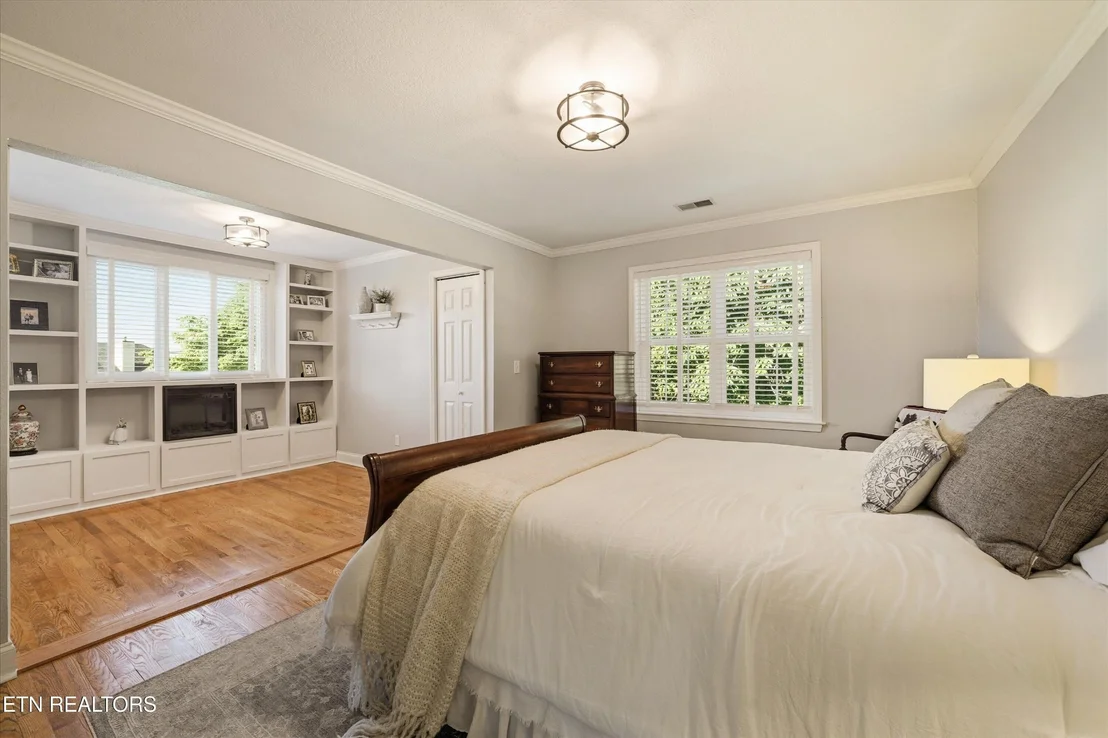 Photo of 619 Emerald Ave