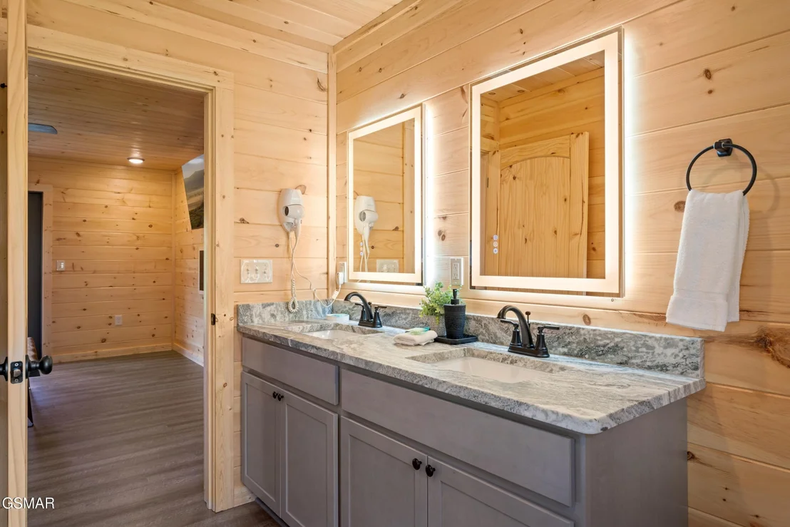 Photo of 812 Peak Lp Way