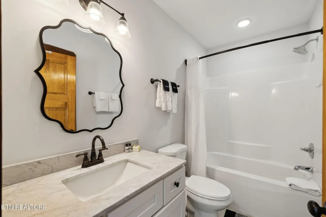 Photo of 330 Rainbow Circle