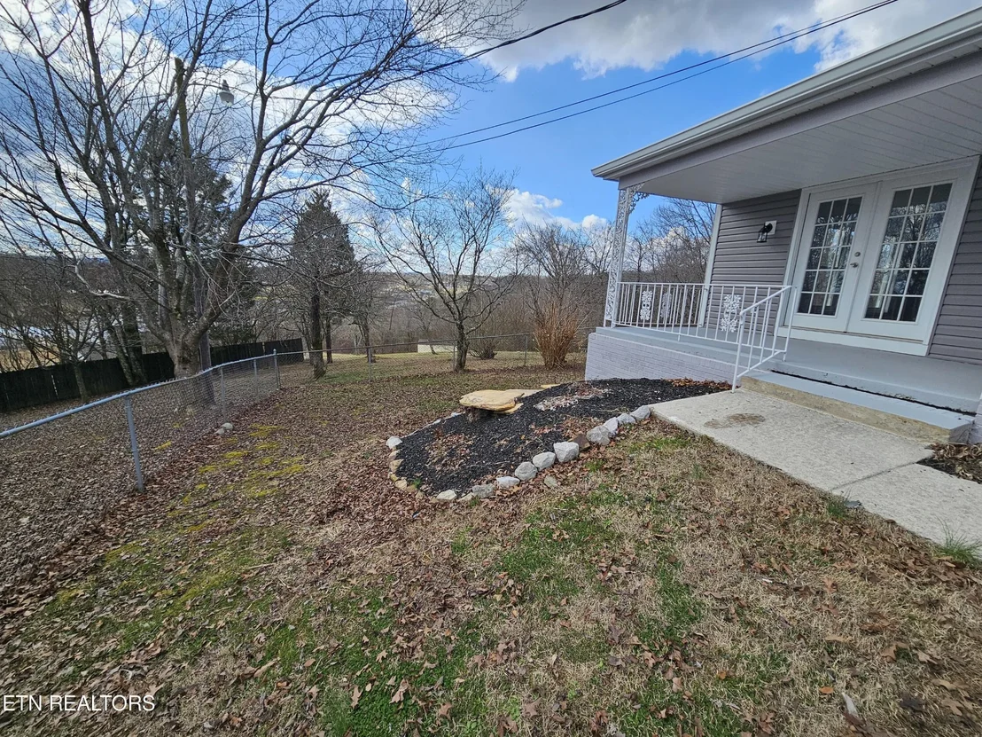 Photo of 327 Longview Drive