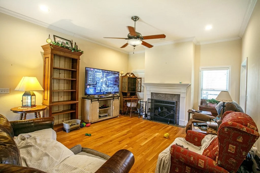 Photo of 1119 Saint Ives