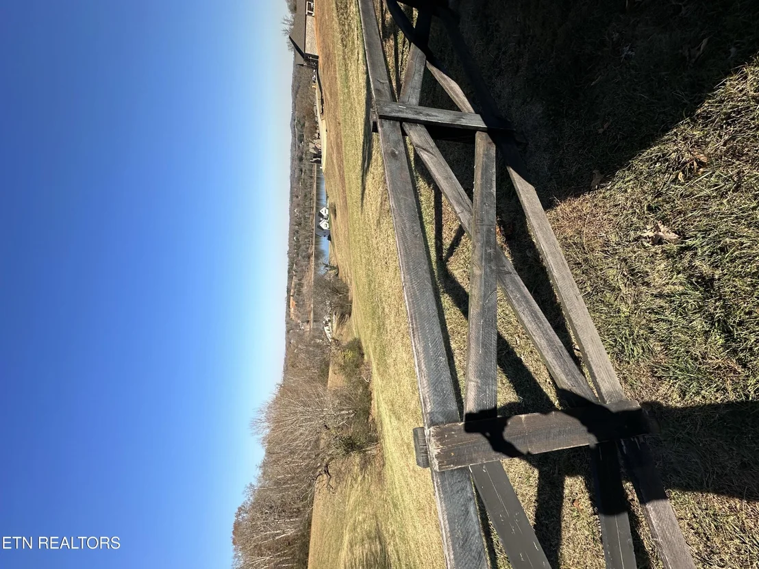 Photo of 590 River Rd