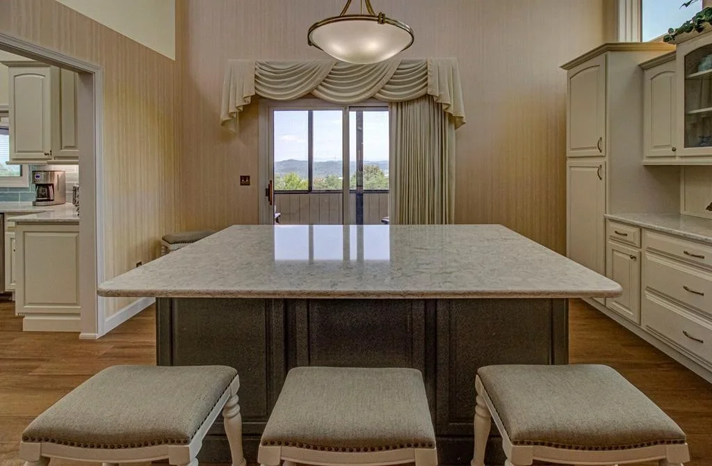 Photo of 351 Grandview Drive