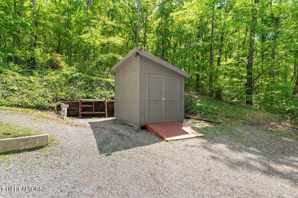 Photo of 8908 Ellis Lane