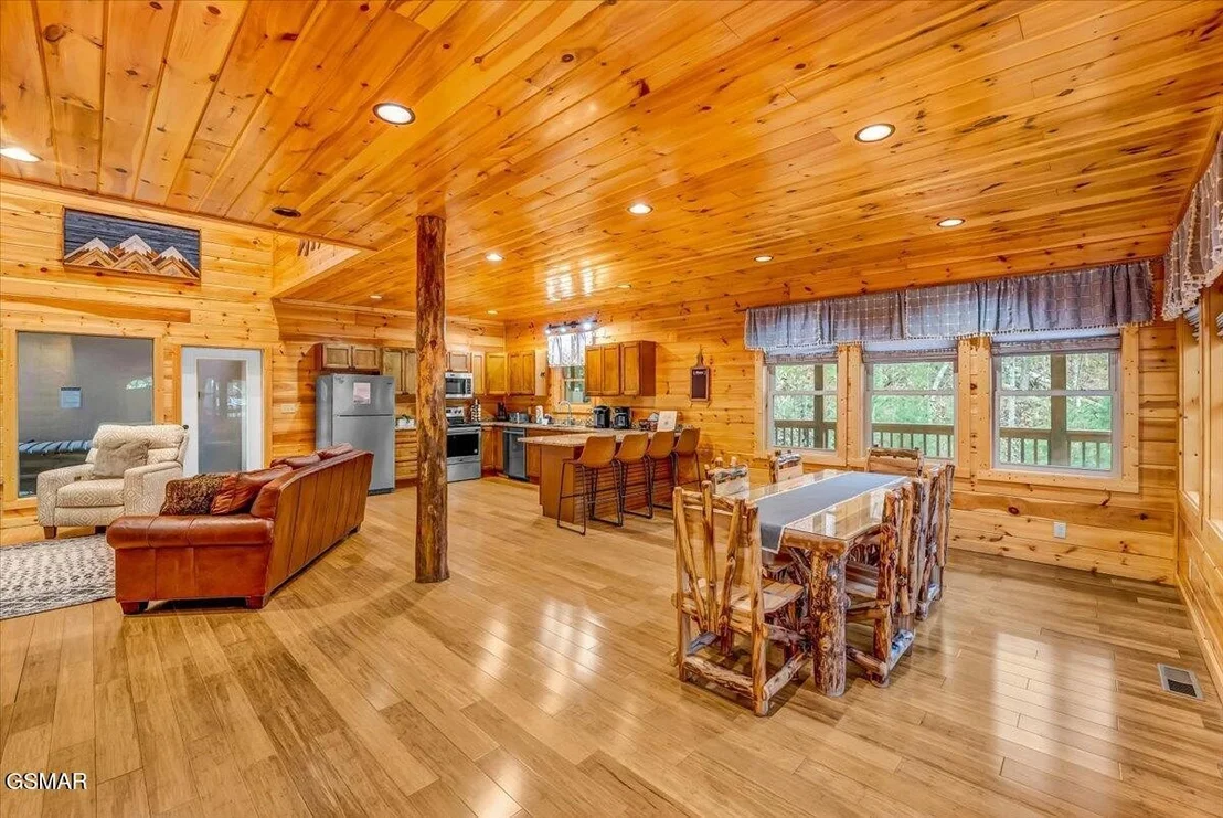 Photo of 2740 Mountain View Circle