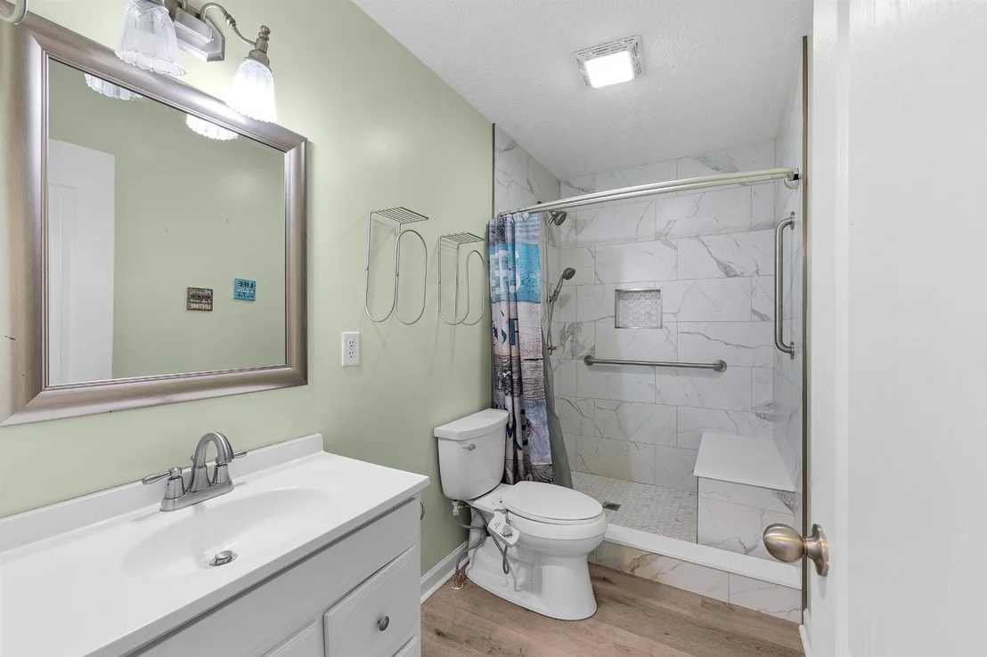 Photo of 40 ROLLING HILLS LN