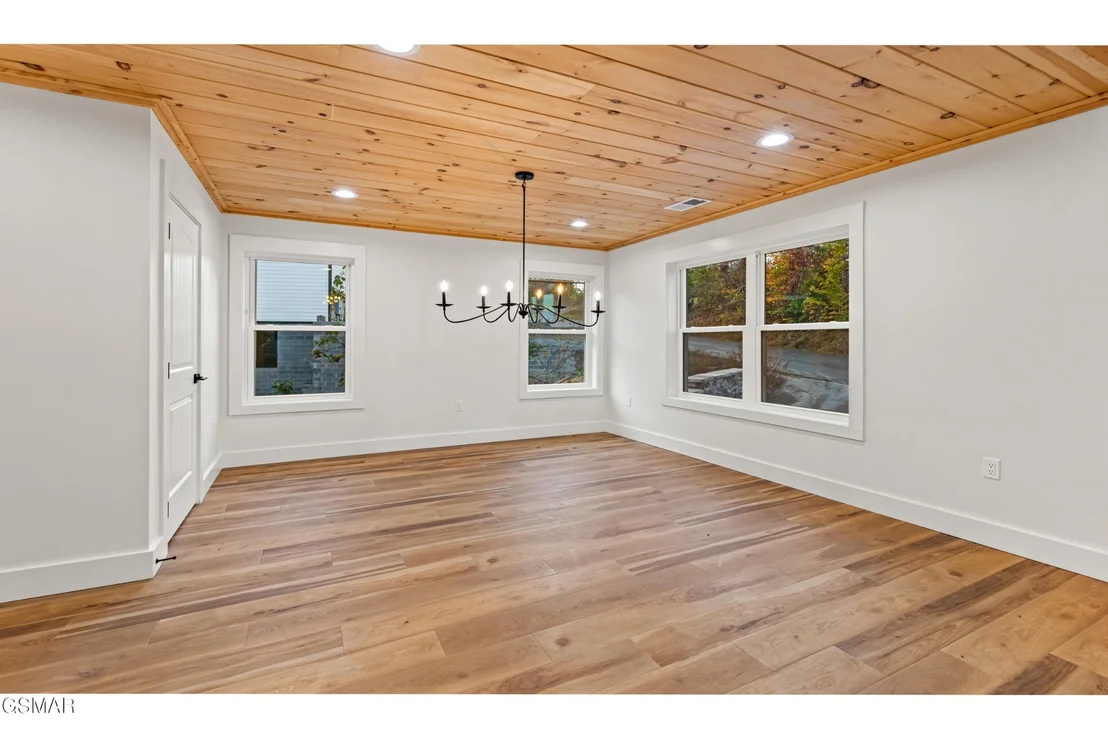 Photo of 652 Pinecrest Drive