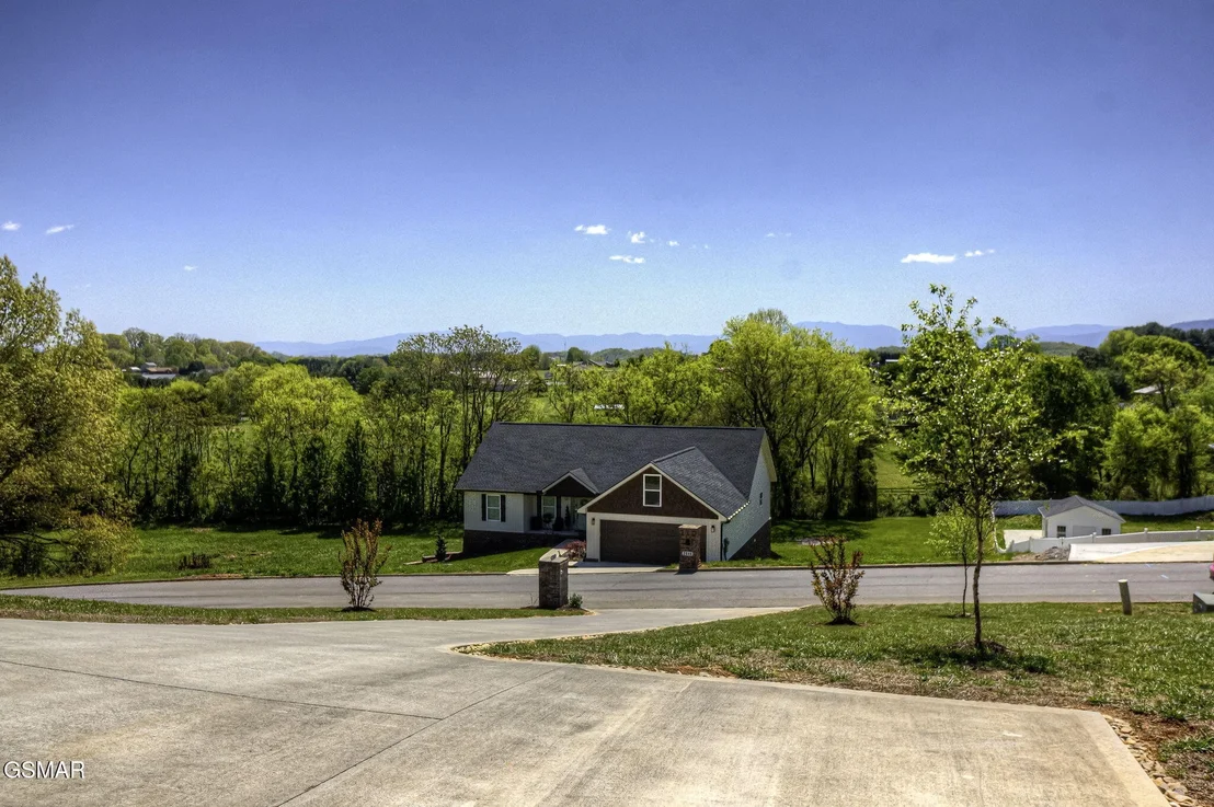 Photo of 2045 Kings View Loop