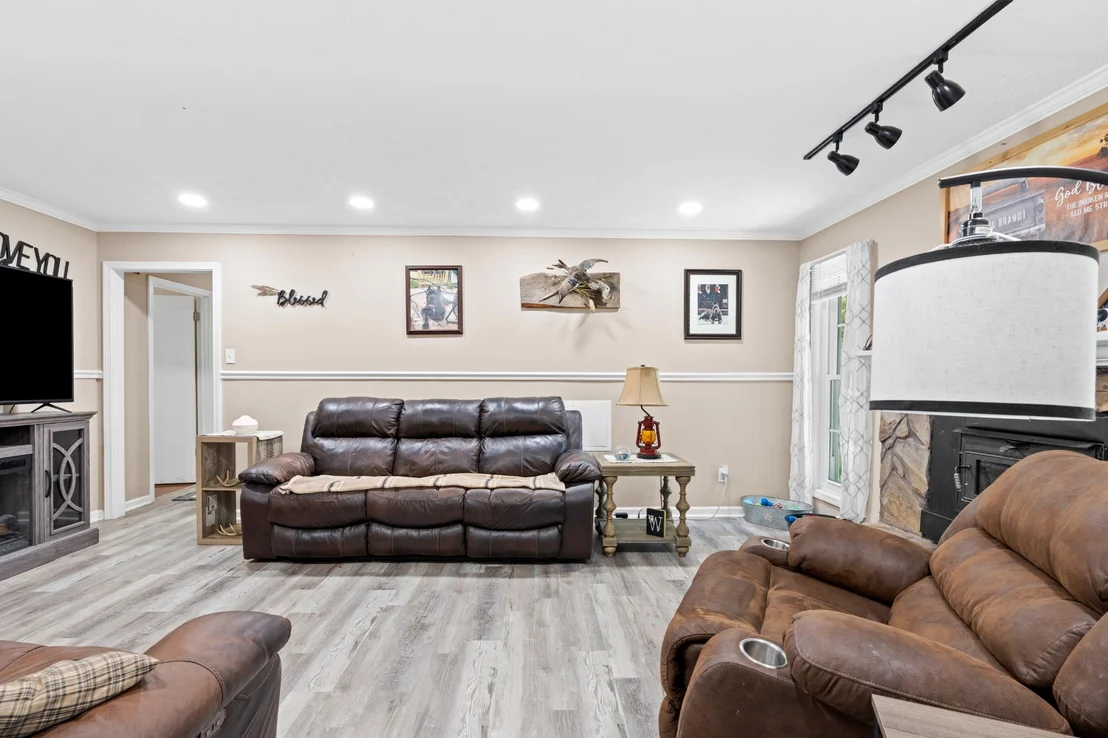 Photo of 155 Penny Ln