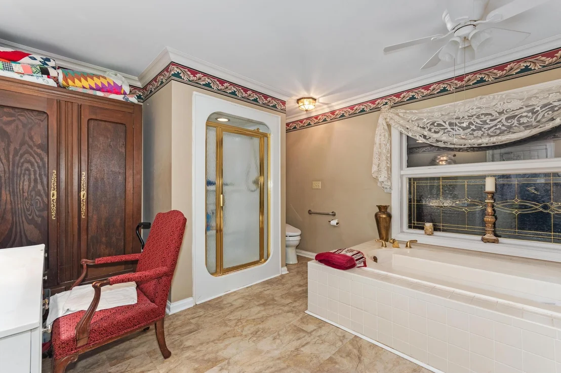 Photo of 225 Blue Springs Blvd