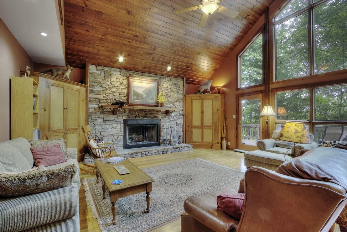 Photo of 121 Greystone Way