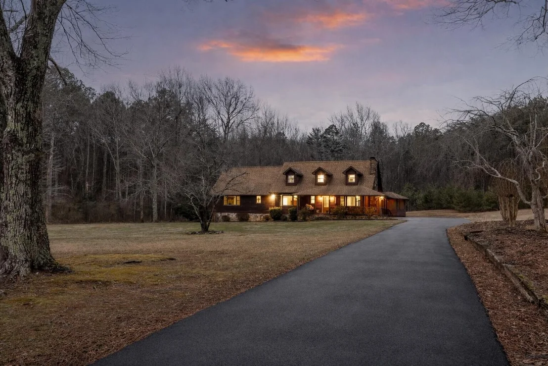 Photo of 446 Jamestown Road