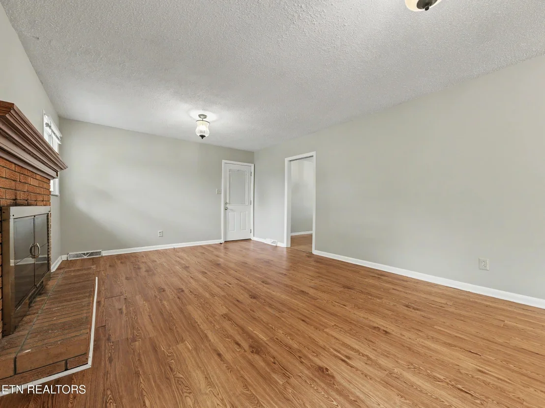 Photo of 7624 Berkshire Blvd