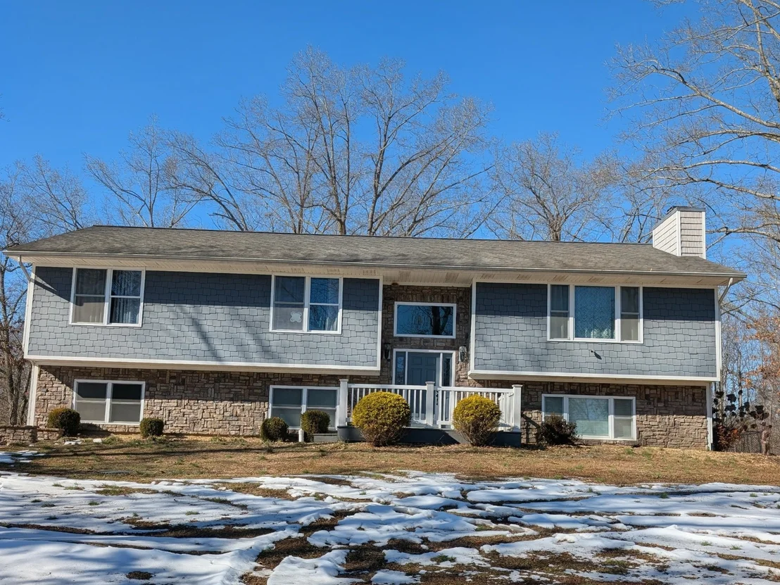 Photo of 206 Christopher Dr
