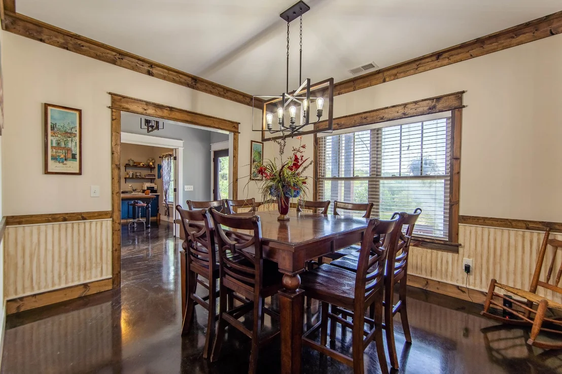Photo of 800 COX DR